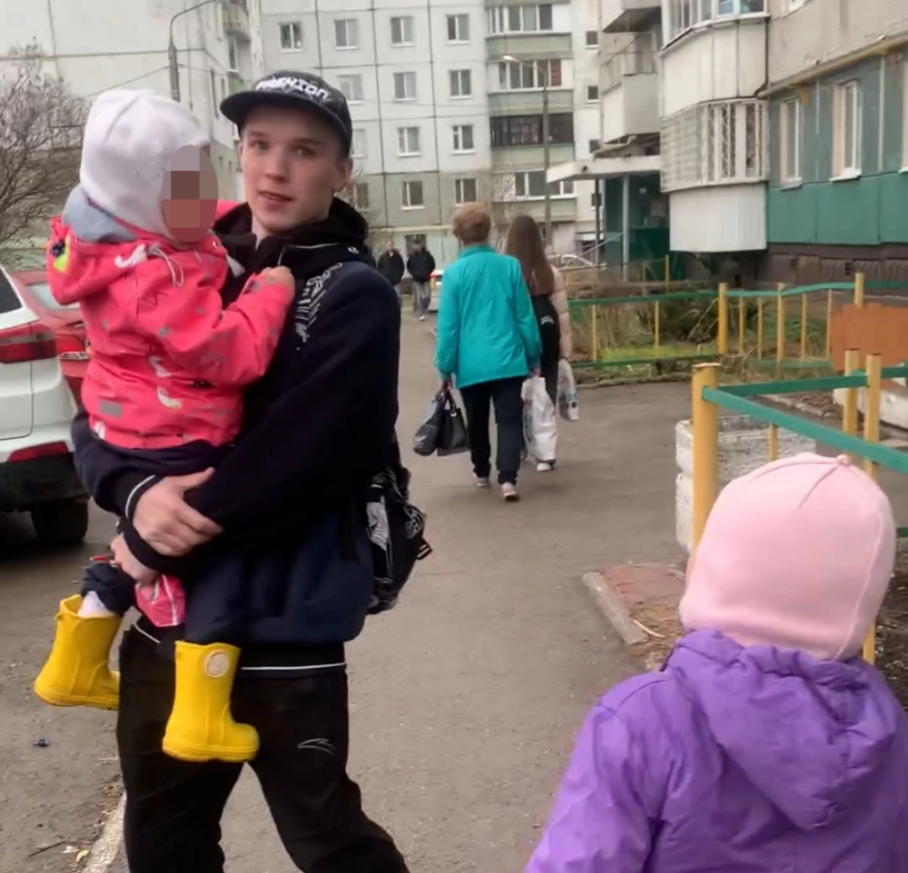 Написал «люблю» и умер. Сироту избили толпой на сплаве — сестра отомстит
Написал «люблю» и умер. Сироту избили толпой на сплаве — сестра отомстит