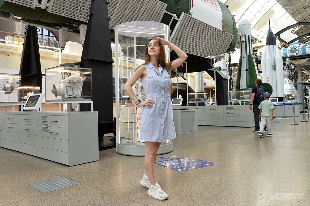 Космическая Анжелика. Слетав на Луну, она собирается отправиться на Марс
Космическая Анжелика. Слетав на Луну, она собирается отправиться на Марс