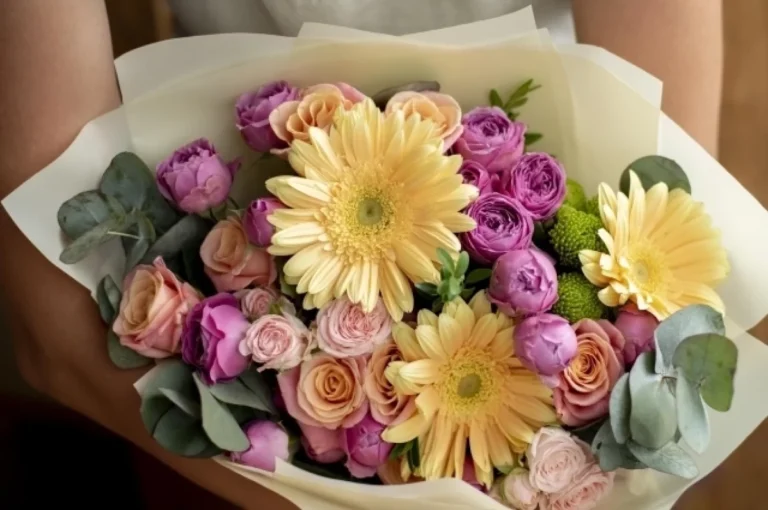 Депутат Буцкая заявила, что учителям можно дарить подарки не дороже ₽3 тыс.