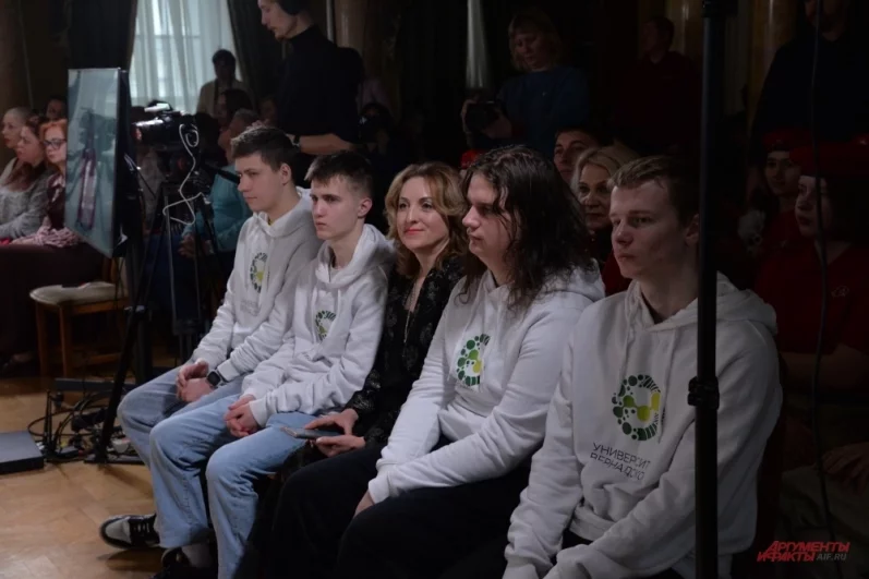 Мы победили! Спецпроект «АиФ» защищает правду о подвиге советского солдата
Мы победили! Спецпроект «АиФ» защищает правду о подвиге советского солдата