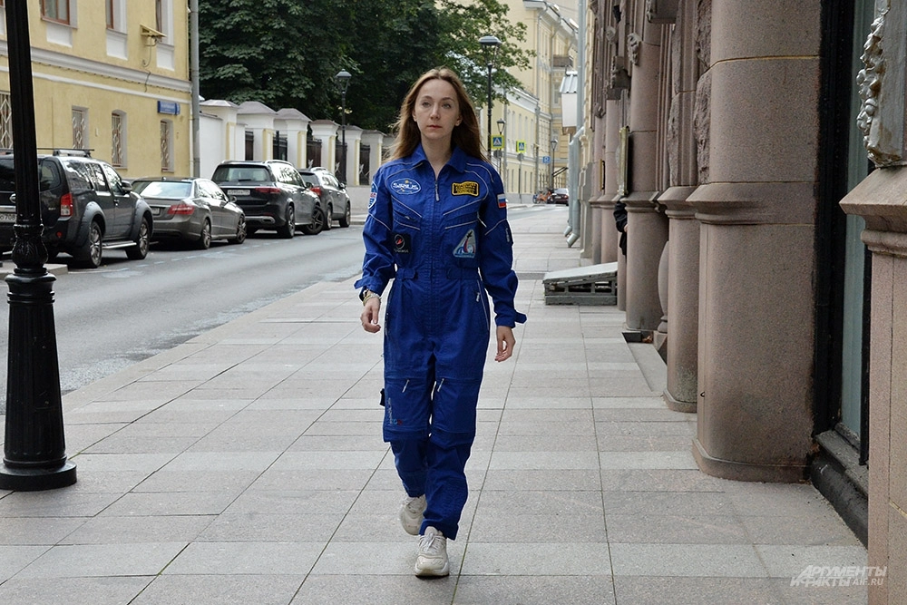 Космическая Анжелика. Слетав на Луну, она собирается отправиться на Марс
Космическая Анжелика. Слетав на Луну, она собирается отправиться на Марс