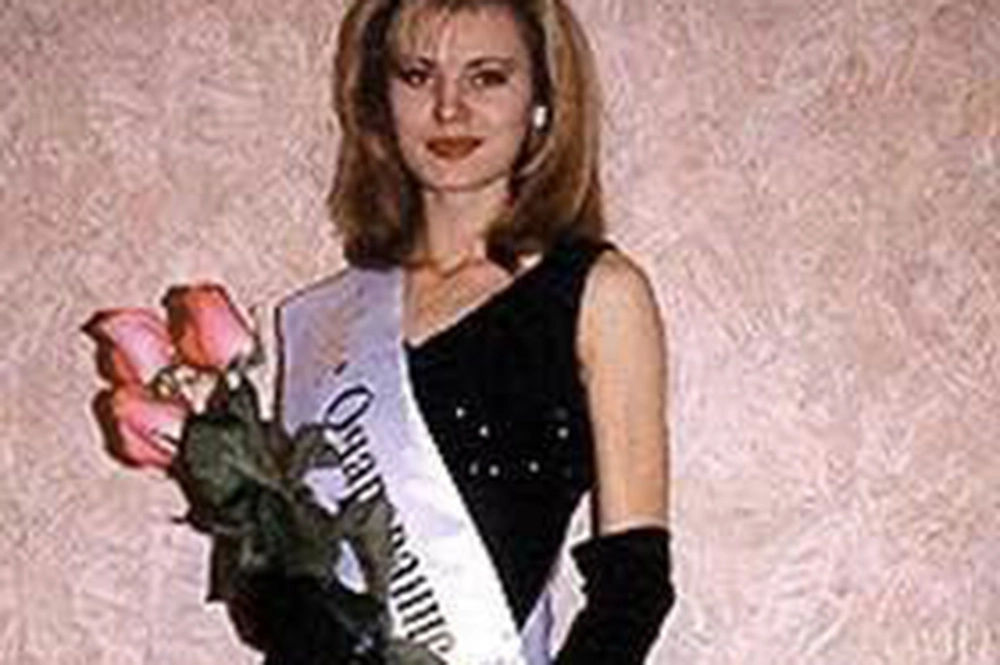 Литр кислоты. Как криминальный авторитет отомстил «Мисс Сочи» за отказ
Литр кислоты. Как криминальный авторитет отомстил «Мисс Сочи» за отказ