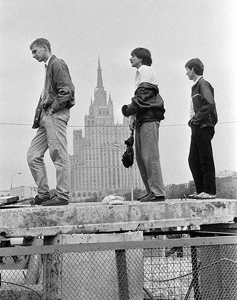 Смерть в августе. Что делал Явлинский в квартире мертвого главы МВД СССР?
Смерть в августе. Что делал Явлинский в квартире мертвого главы МВД СССР?