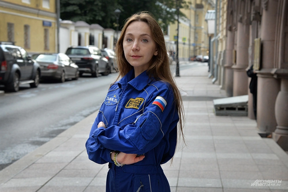 Космическая Анжелика. Слетав на Луну, она собирается отправиться на Марс
Космическая Анжелика. Слетав на Луну, она собирается отправиться на Марс