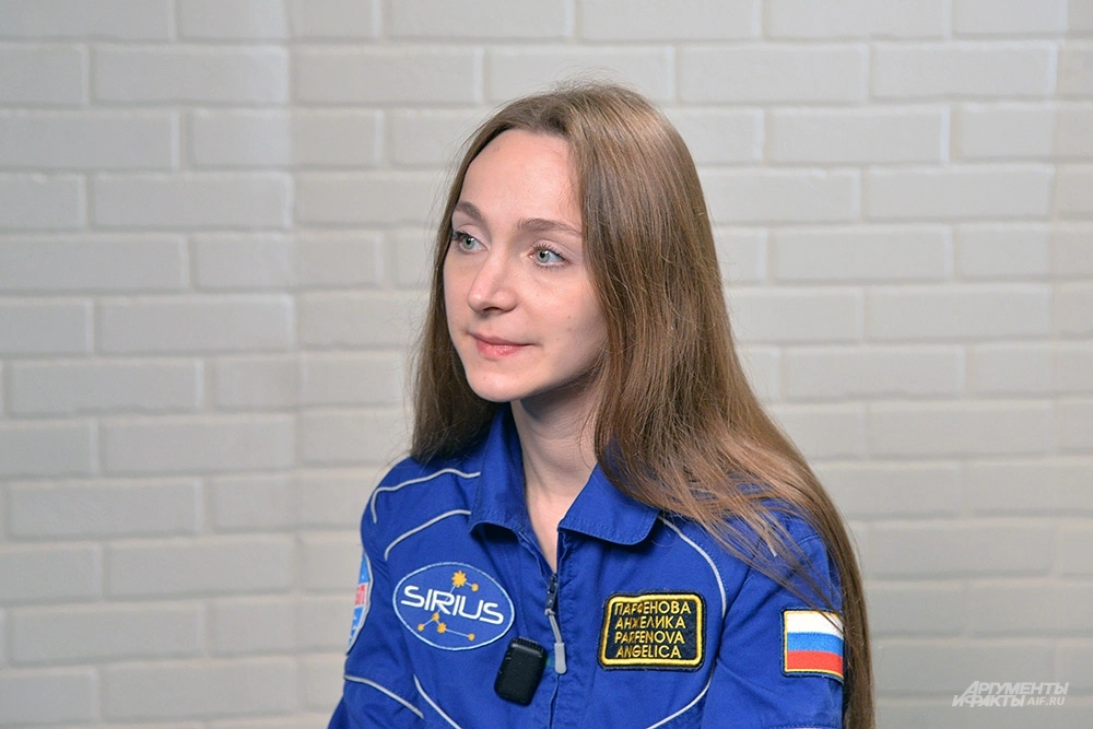 Космическая Анжелика. Слетав на Луну, она собирается отправиться на Марс
Космическая Анжелика. Слетав на Луну, она собирается отправиться на Марс