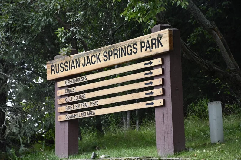 «В магазинах все сметают». Россиянка рассказала, что творится в Анкоридже
«В магазинах все сметают». Россиянка рассказала, что творится в Анкоридже