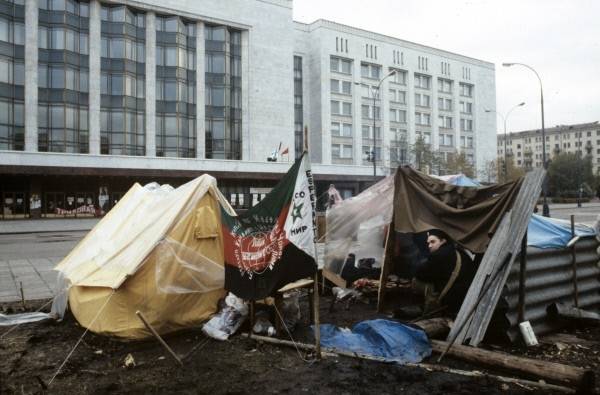 Смерть в августе. Что делал Явлинский в квартире мертвого главы МВД СССР?
Смерть в августе. Что делал Явлинский в квартире мертвого главы МВД СССР?