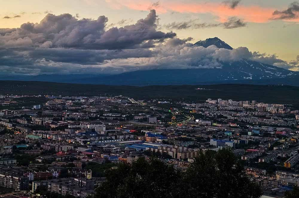 
        С видом на вулкан - самые высокие качели в России открыли на Камчатке    