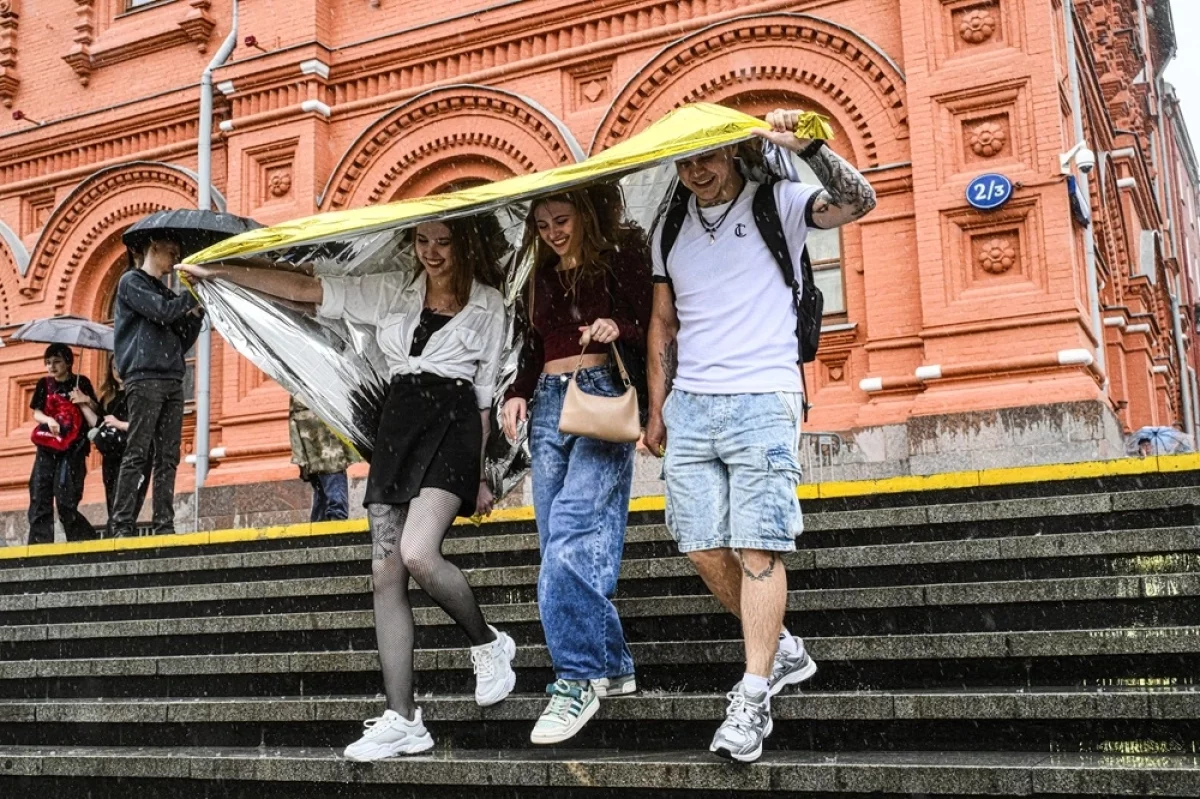 Синоптик Ильин предупредил москвичей о дождях и похолодании с 18 августа
Синоптик Ильин предупредил москвичей о дождях и похолодании с 18 августа