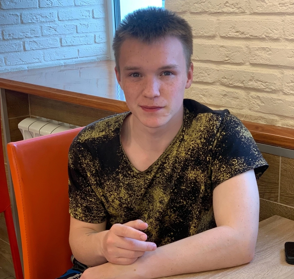 Написал «люблю» и умер. Сироту избили толпой на сплаве — сестра отомстит
Написал «люблю» и умер. Сироту избили толпой на сплаве — сестра отомстит