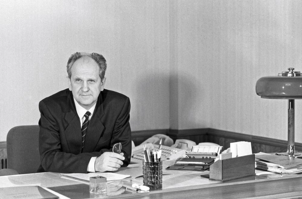 Смерть в августе. Что делал Явлинский в квартире мертвого главы МВД СССР?
Смерть в августе. Что делал Явлинский в квартире мертвого главы МВД СССР?