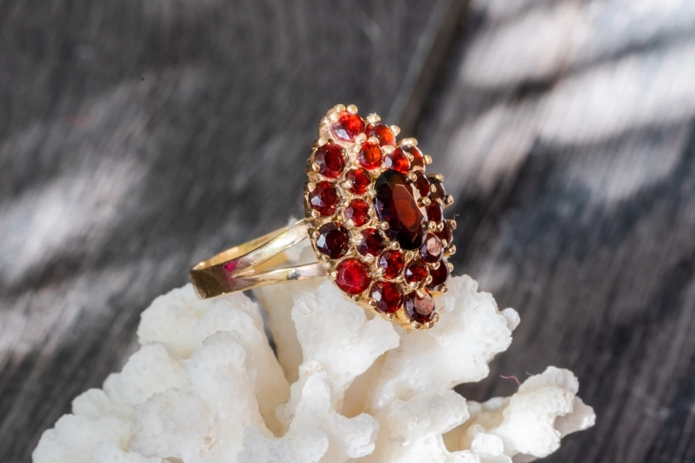 
        Бюджетная красота. Гид по полудрагоценным камням и их особенностям с фото    