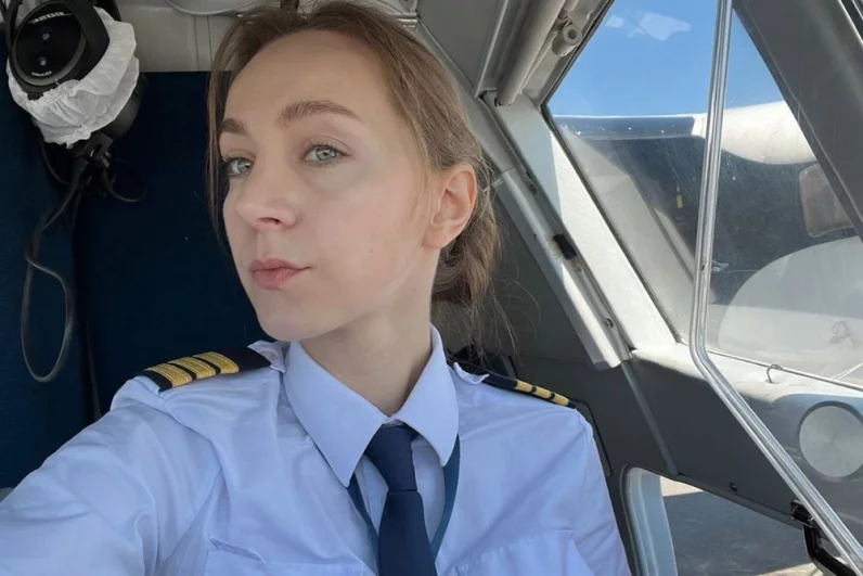 Космическая Анжелика. Слетав на Луну, она собирается отправиться на Марс
Космическая Анжелика. Слетав на Луну, она собирается отправиться на Марс