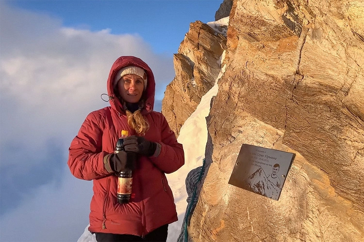 
        За что $60 тыс.? Родня альпинистки Наговициной не хочет платить спасателям    