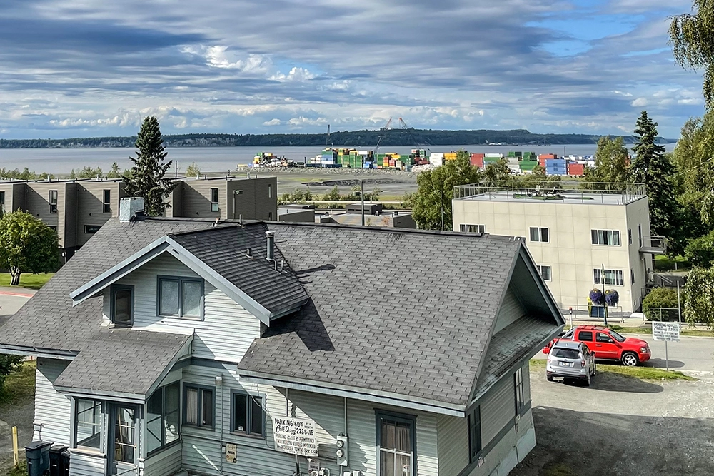 «В магазинах все сметают». Россиянка рассказала, что творится в Анкоридже
«В магазинах все сметают». Россиянка рассказала, что творится в Анкоридже