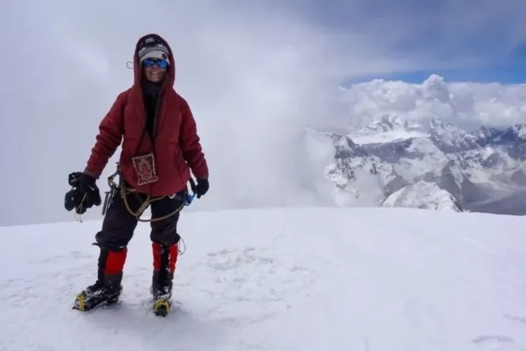 Одна на пике Победы. Русская альпинистка оказалась на грани гибели