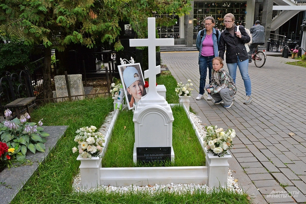 Ему было всего семь. Что за мальчик Коля похоронен на Ваганьковском кладбище
Ему было всего семь. Что за мальчик Коля похоронен на Ваганьковском кладбище