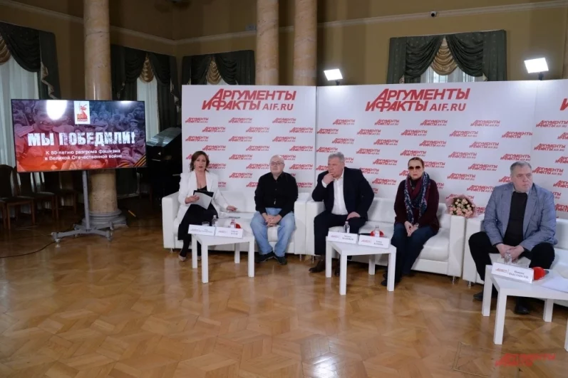 Мы победили! Спецпроект «АиФ» защищает правду о подвиге советского солдата
Мы победили! Спецпроект «АиФ» защищает правду о подвиге советского солдата