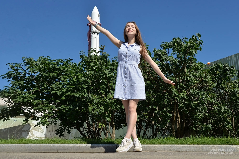 Космическая Анжелика. Слетав на Луну, она собирается отправиться на Марс
Космическая Анжелика. Слетав на Луну, она собирается отправиться на Марс