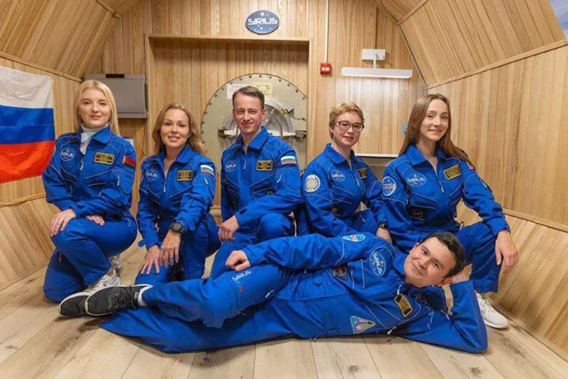 Космическая Анжелика. Слетав на Луну, она собирается отправиться на Марс
Космическая Анжелика. Слетав на Луну, она собирается отправиться на Марс