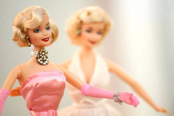 Ее не переделать. Русская Барби Тузова вышла в люди в «аномальном» образе
Ее не переделать. Русская Барби Тузова вышла в люди в «аномальном» образе