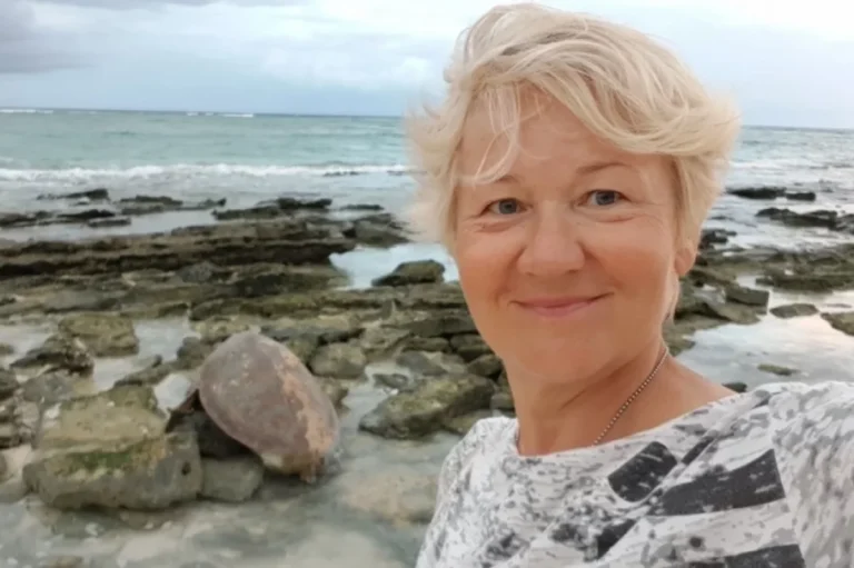 Бросила все ради черепах. 64-летняя москвичка борется с браконьерами на Бали