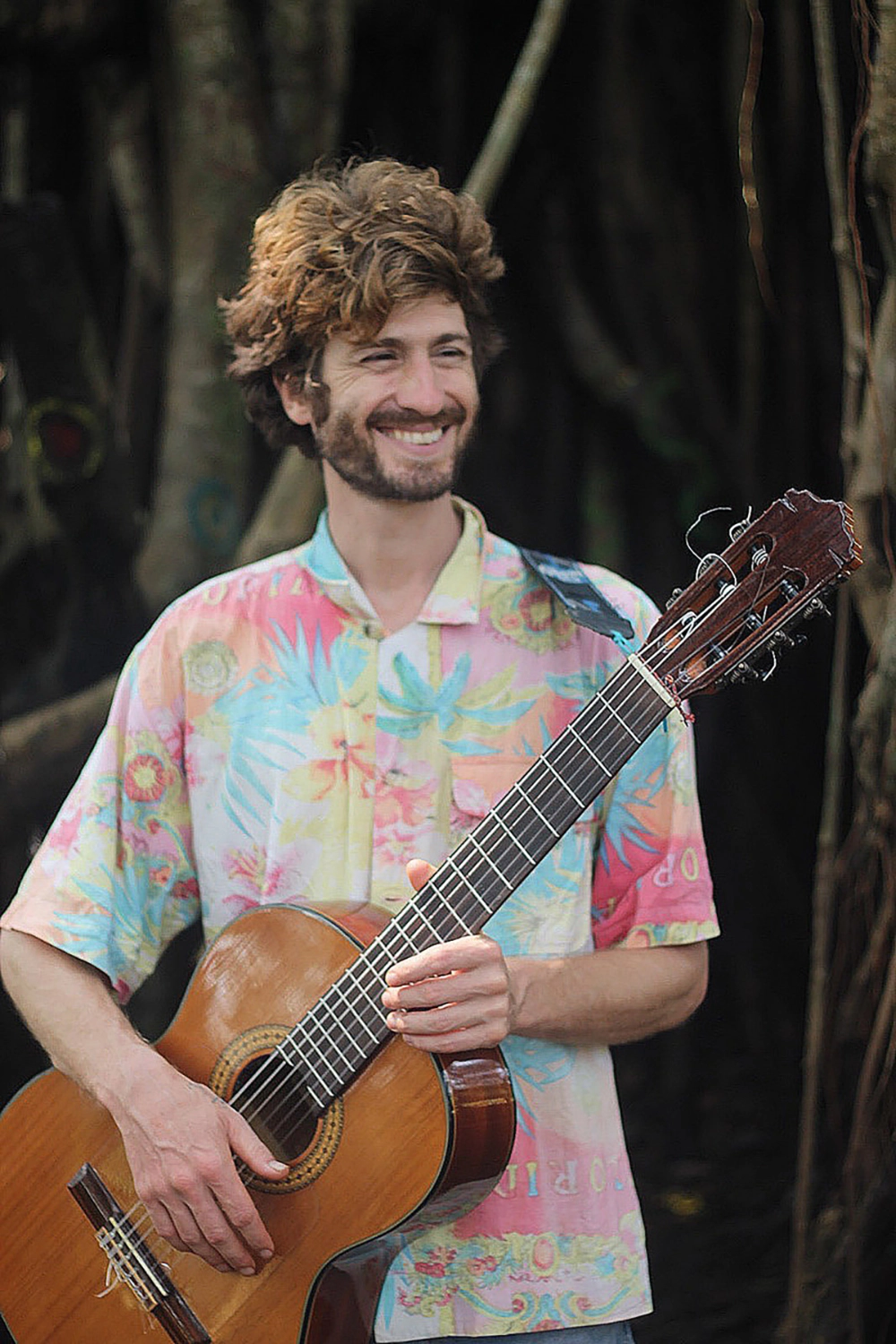 
        Никто не угрожает. Россиянку из индийской пещеры вернули с детьми в Москву    