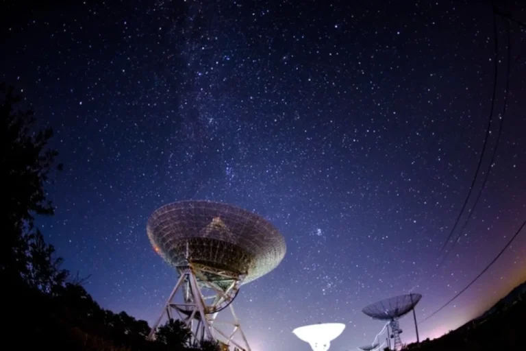 Неужели НЛО? Межзвёздный объект вновь ведёт себя не так, как должен