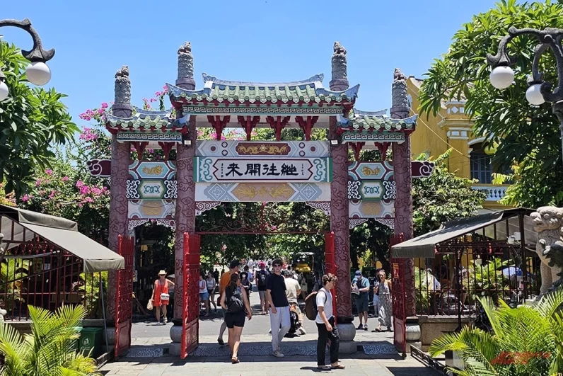 
        «Это пропаганда ЦРУ». Почему вьетнамцы едят «дикие отбивные», шокируя всех?    