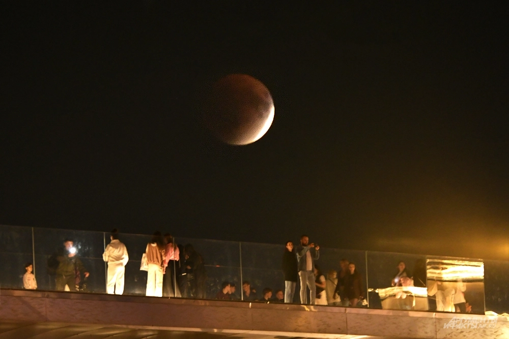 
        Лунное затмение 7 сентября. Все фазы кровавой Луны - на ваших глазах    