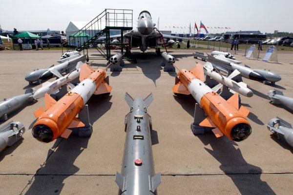 Ядерная триада Федосова. В 96 он не ушел на пенсию, защищая «крылья Родины»
Ядерная триада Федосова. В 96 он не ушел на пенсию, защищая «крылья Родины»