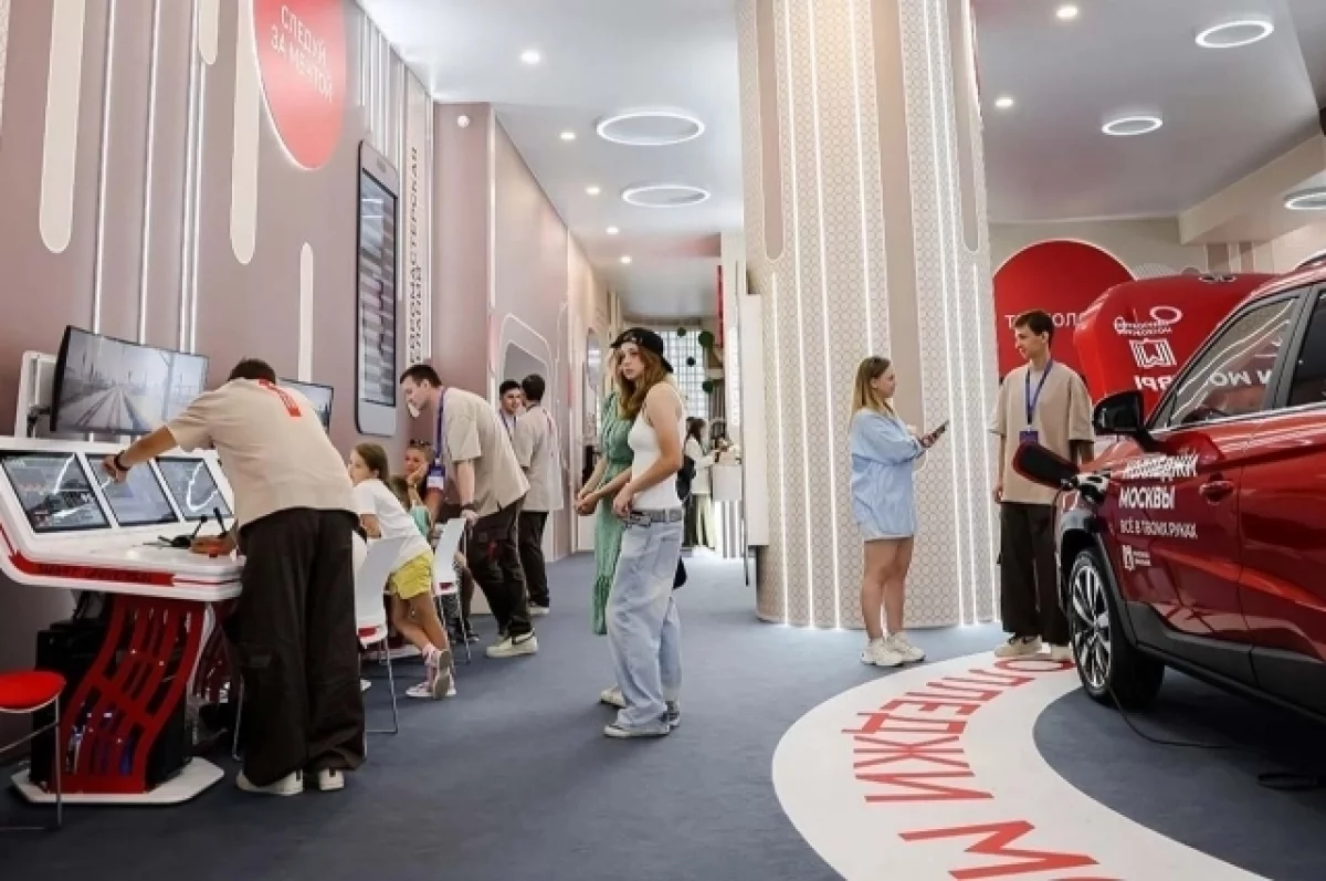 Студенты колледжей освоят управление электропоездом на форуме «Москва 2030»
Студенты колледжей освоят управление электропоездом на форуме «Москва 2030»