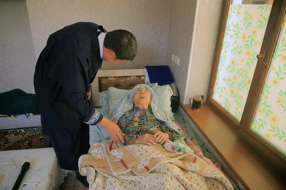 Как прожить 130 лет? В Узбекистане нашли старейшего человека в мире
Как прожить 130 лет? В Узбекистане нашли старейшего человека в мире