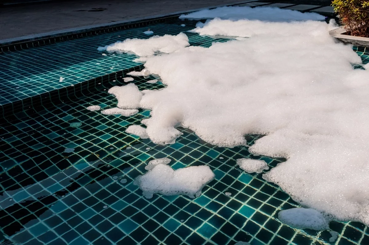 Игры идиотов. Химик Образцов: девочке повезло не утонуть в бассейне с пеной
Игры идиотов. Химик Образцов: девочке повезло не утонуть в бассейне с пеной