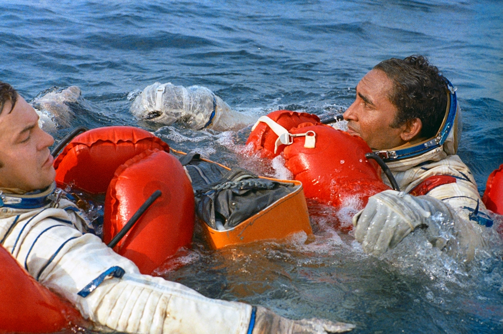 Звездный BLM. Первый афроамериканец полетел в космос из СССР, а не из США
Звездный BLM. Первый афроамериканец полетел в космос из СССР, а не из США