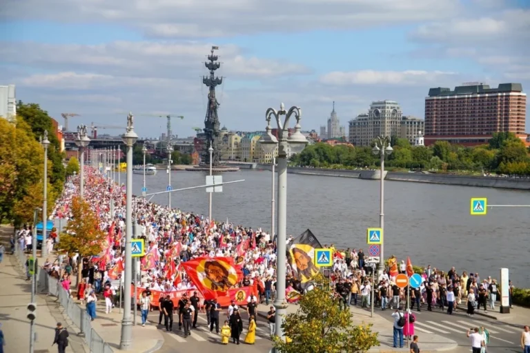 Под Божьим водительством. В Москве прошел самый массовый Крестный ход