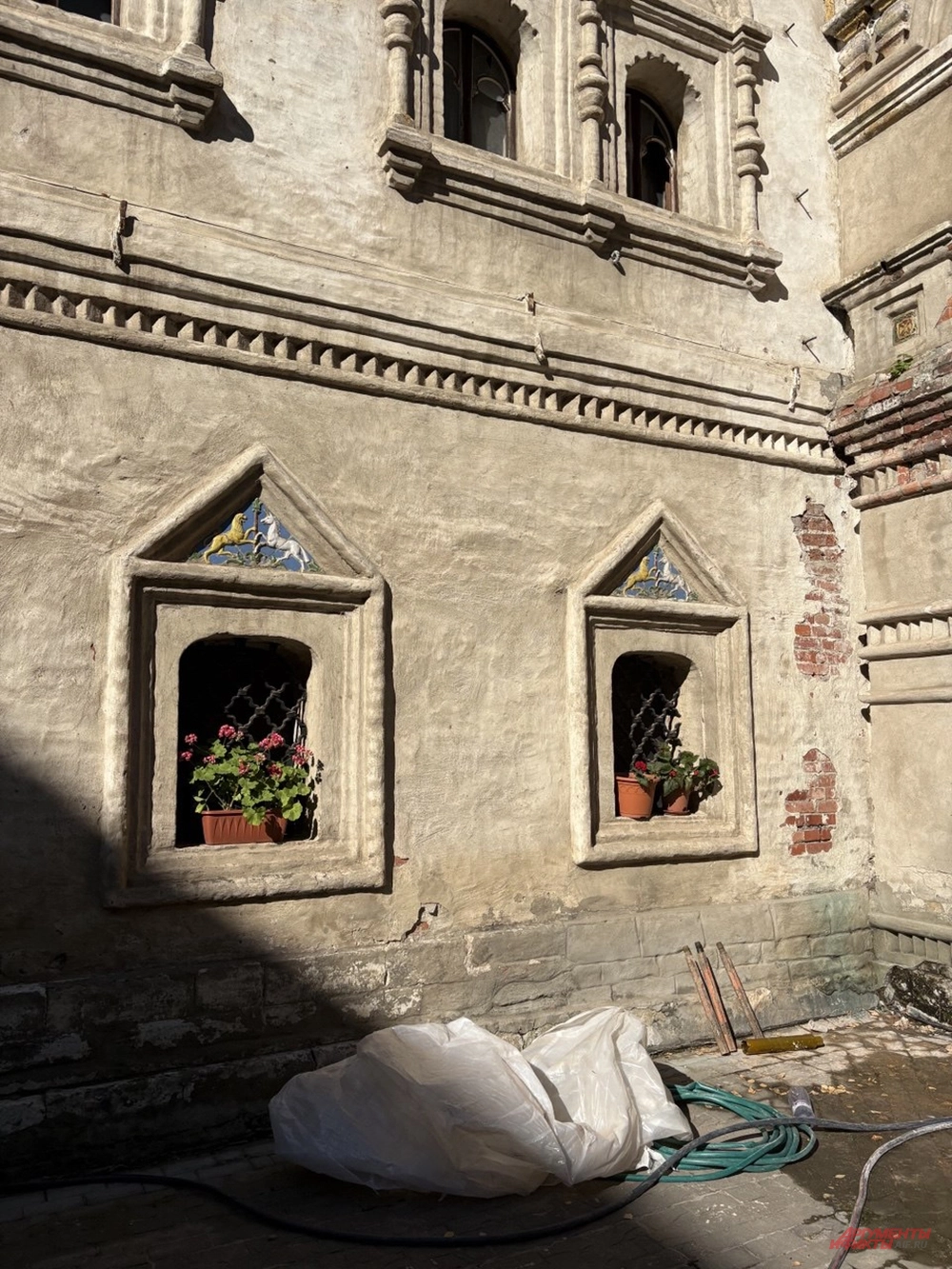 
        Дом первопечатника. Как живет 95-летняя кузница исторических кадров страны    