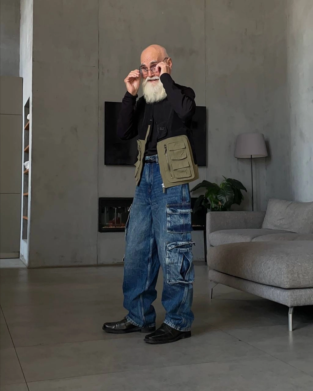 30 тыс. за сутки! 84-летний дед Виктор стал иконой стиля и так зарабатывает
30 тыс. за сутки! 84-летний дед Виктор стал иконой стиля и так зарабатывает