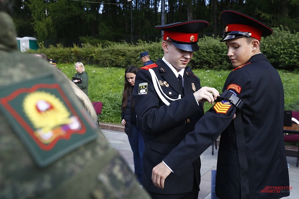 Родину защищать. На Поклонной горе прошел слёт военных институтов страны
Родину защищать. На Поклонной горе прошел слёт военных институтов страны