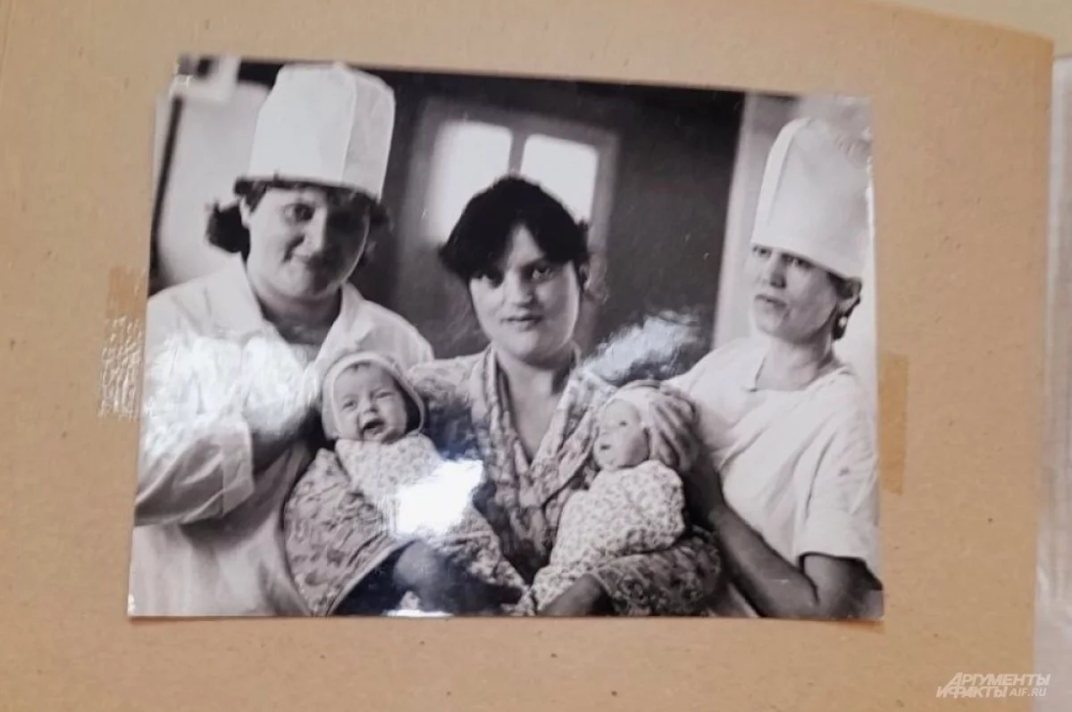 Букет в лицо. Как в СССР впервые успешно разделили сиамских близняшек
Букет в лицо. Как в СССР впервые успешно разделили сиамских близняшек