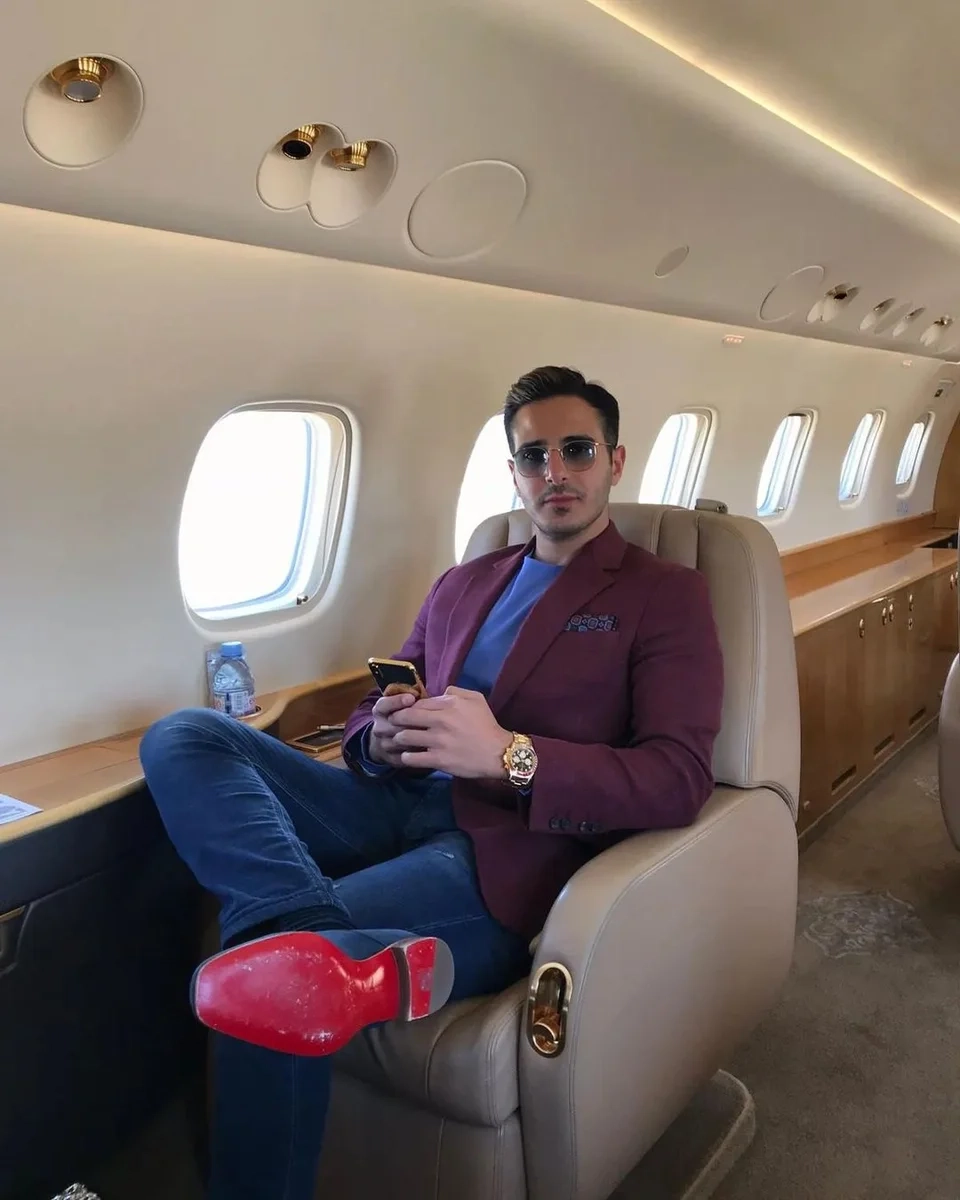 «Любящий бойфренд». «Аферист из Tinder» Саймон Леваев снова отличился
«Любящий бойфренд». «Аферист из Tinder» Саймон Леваев снова отличился