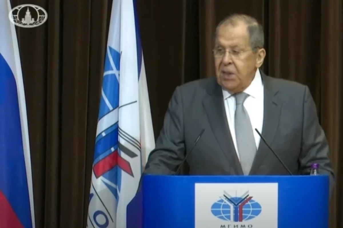 Лавров на встрече в МГИМО спел гимн вуза
Лавров на встрече в МГИМО спел гимн вуза