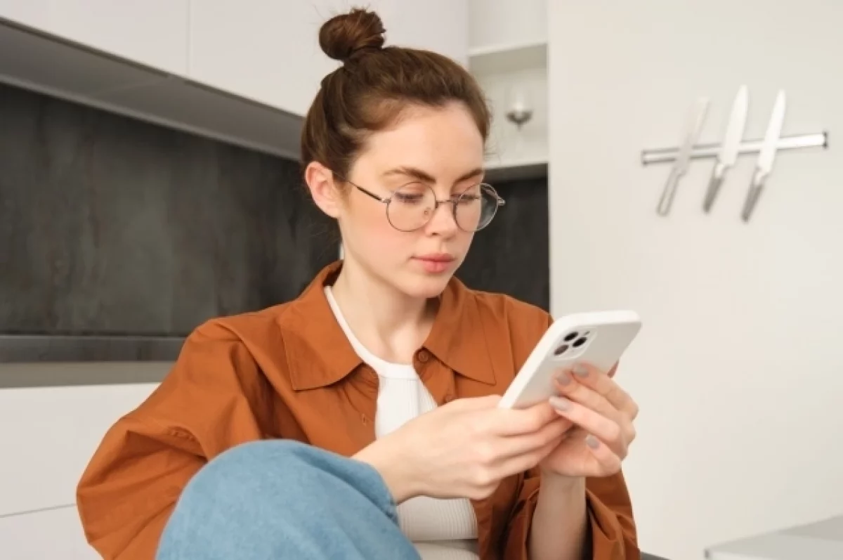 «Купите бабушке продукты». Как обманывают, предлагая помочь пенсионерам
«Купите бабушке продукты». Как обманывают, предлагая помочь пенсионерам