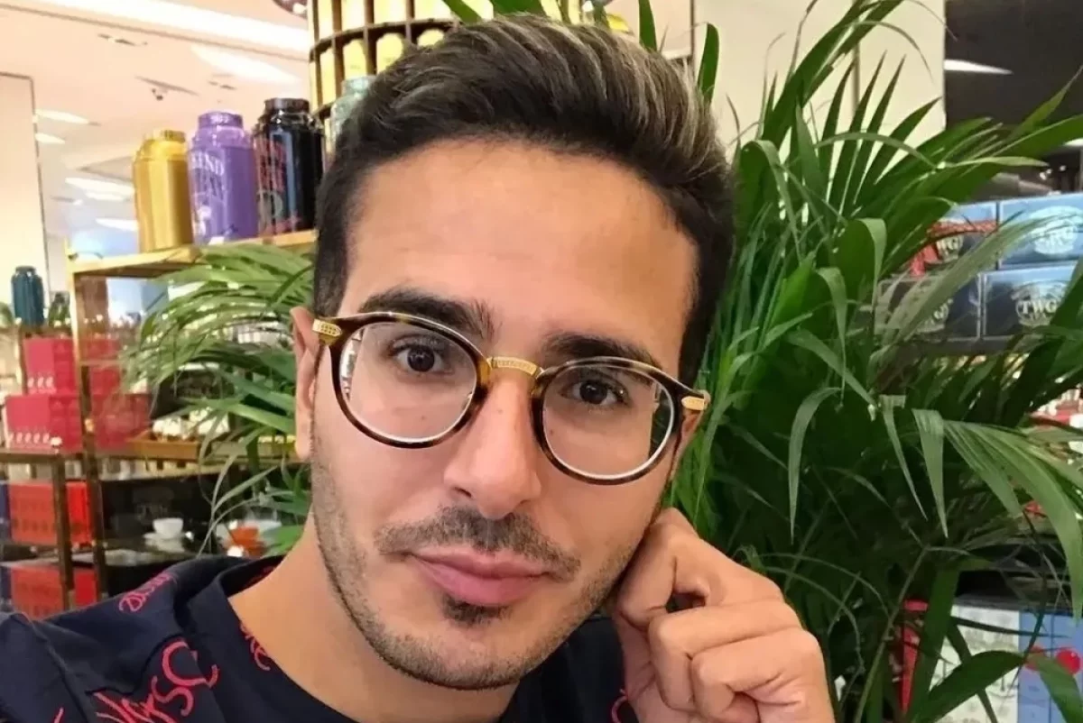 «Любящий бойфренд». «Аферист из Tinder» Саймон Леваев снова отличился
«Любящий бойфренд». «Аферист из Tinder» Саймон Леваев снова отличился