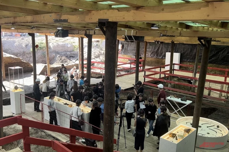 
        Сенсация в Смоленске. Археологи нашли уникальный терем домонгольской эпохи    