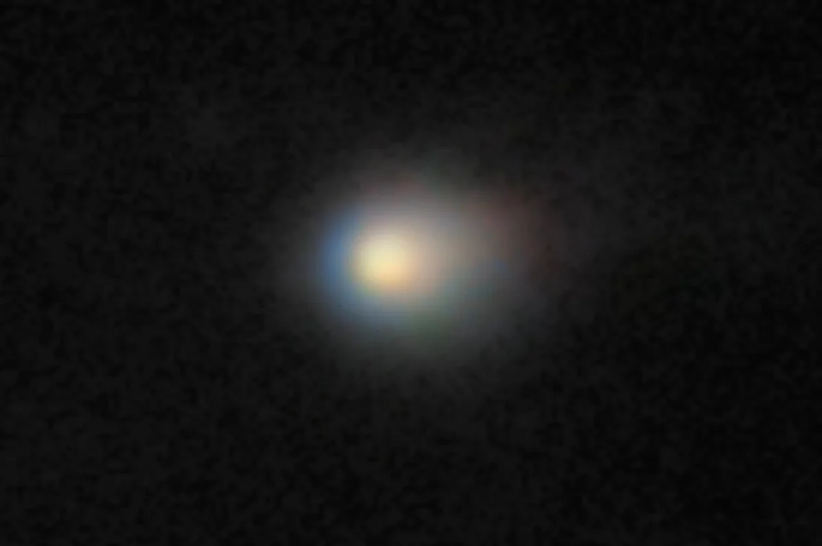 Новое фото с телескопа зафиксировало растущий хвост кометы 3I/ATLAS
Новое фото с телескопа зафиксировало растущий хвост кометы 3I/ATLAS