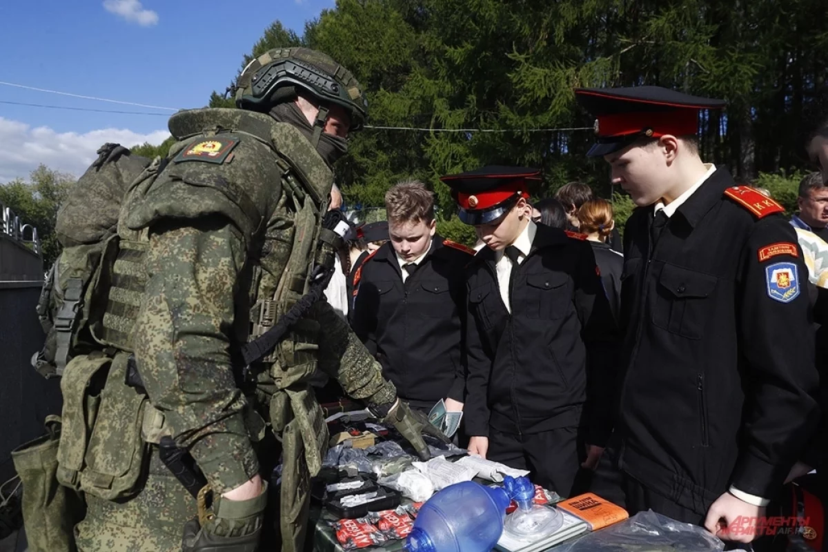 Родину защищать. На Поклонной горе прошел слёт военных институтов страны
Родину защищать. На Поклонной горе прошел слёт военных институтов страны