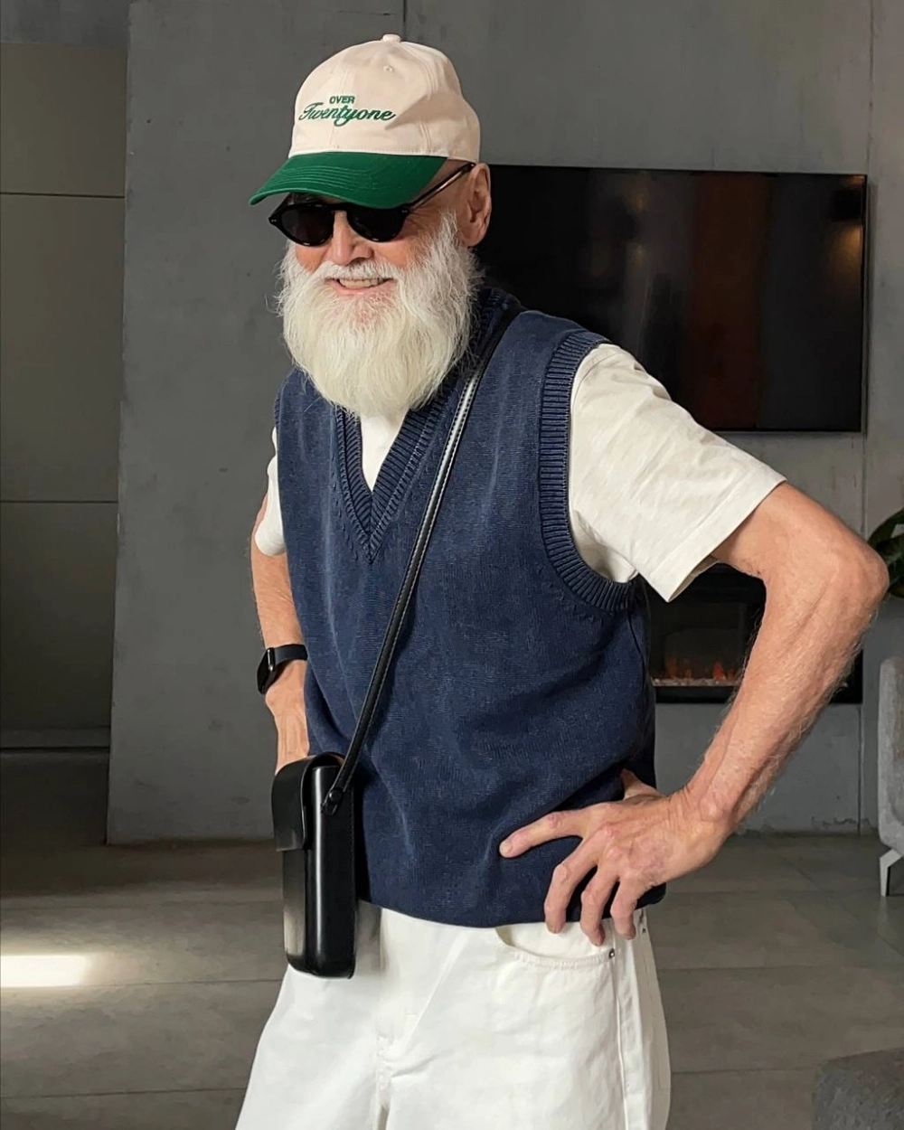 30 тыс. за сутки! 84-летний дед Виктор стал иконой стиля и так зарабатывает
30 тыс. за сутки! 84-летний дед Виктор стал иконой стиля и так зарабатывает