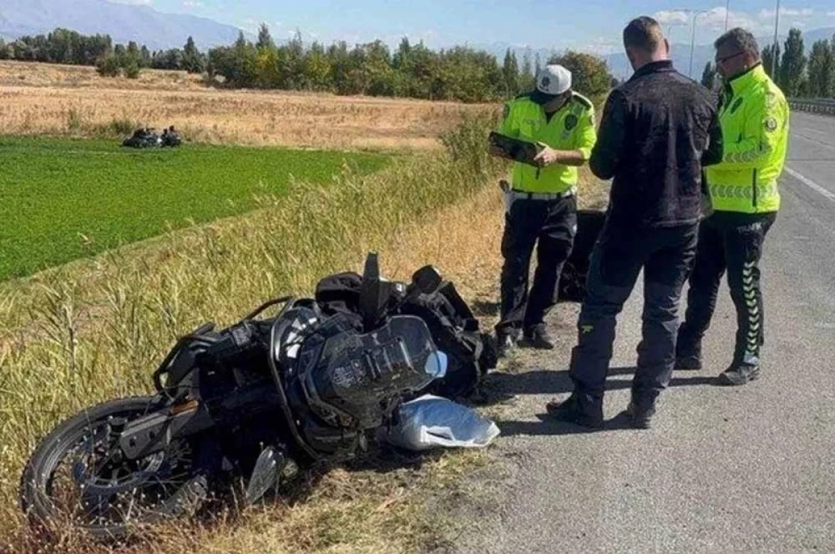 Фанатик. Байкер из России, умерший в Турции, гонял даже на сдутых колесах
Фанатик. Байкер из России, умерший в Турции, гонял даже на сдутых колесах