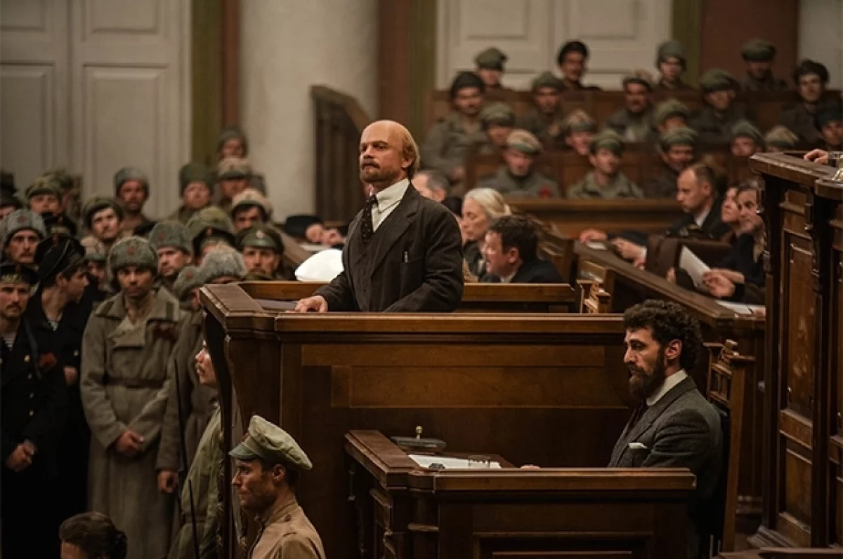 «Хроники русской революции» — прорыв или провал? О чём сериал Кончаловского
«Хроники русской революции» — прорыв или провал? О чём сериал Кончаловского